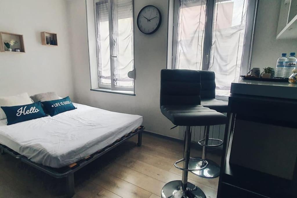 Appartement Super studio au pied de la cathédrale à Amiens Extérieur photo