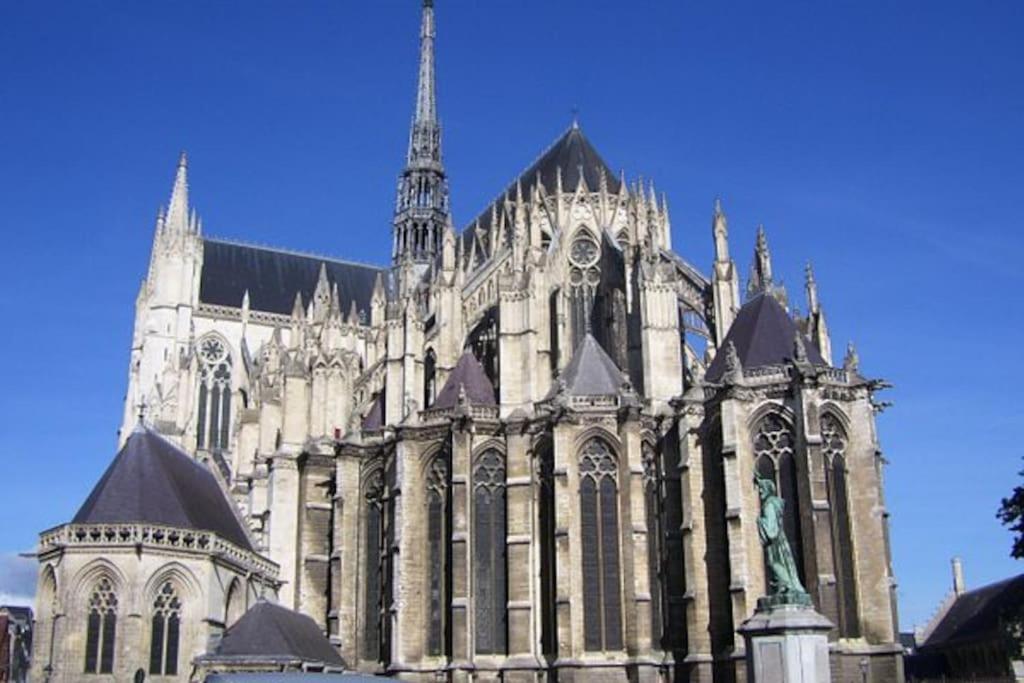 Appartement Super studio au pied de la cathédrale à Amiens Extérieur photo